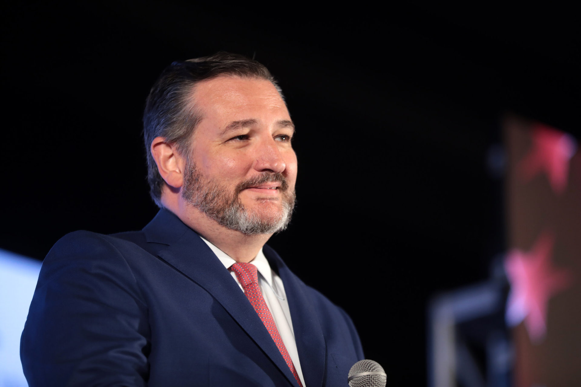 U.S. Senator Ted Cruz speaking with attendees at the 2019 Teen Student Action Summit hosted by Turning Point USA at the Marriott Marquis in Washington, D.C. (Photo by Gage Skidmore | Flikr)